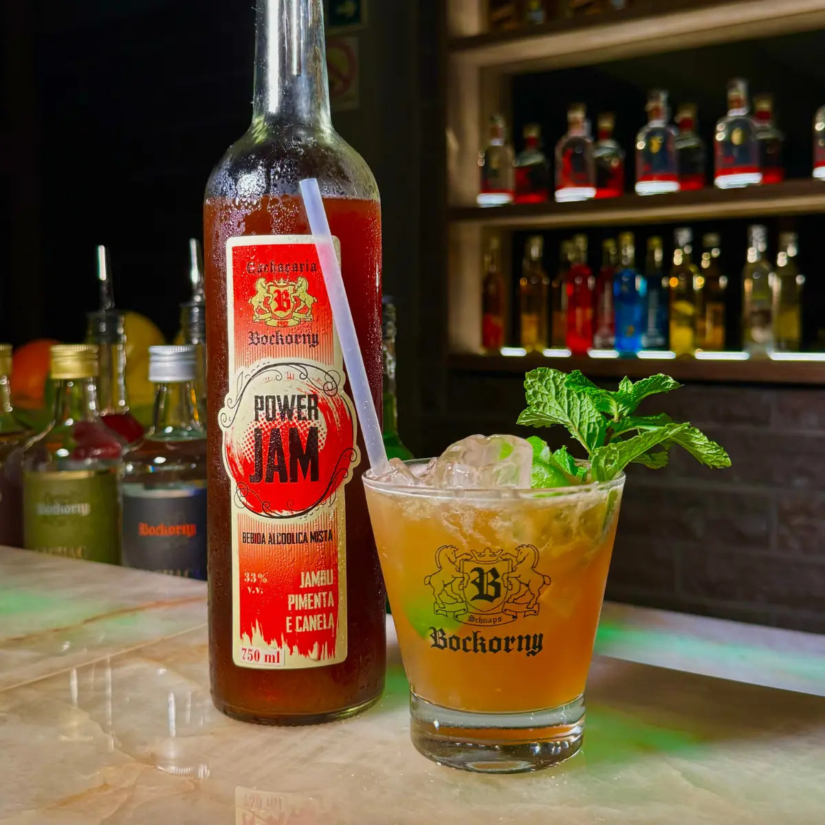 Caipijam, a caipirinha de jambu com limão, gengibre e Power Jam