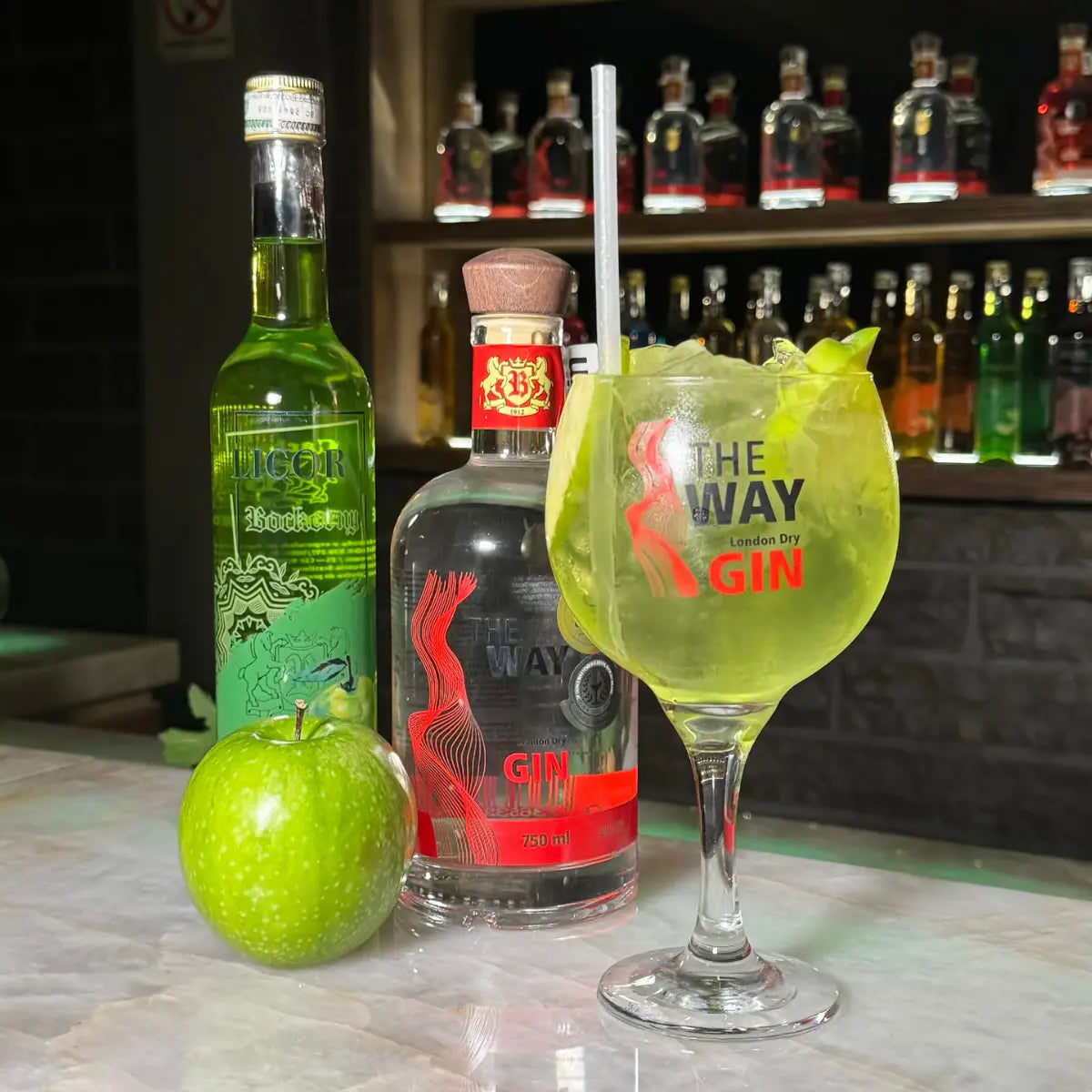 The Way Apple, drink sofisticado com gin, maçã verde e tônica