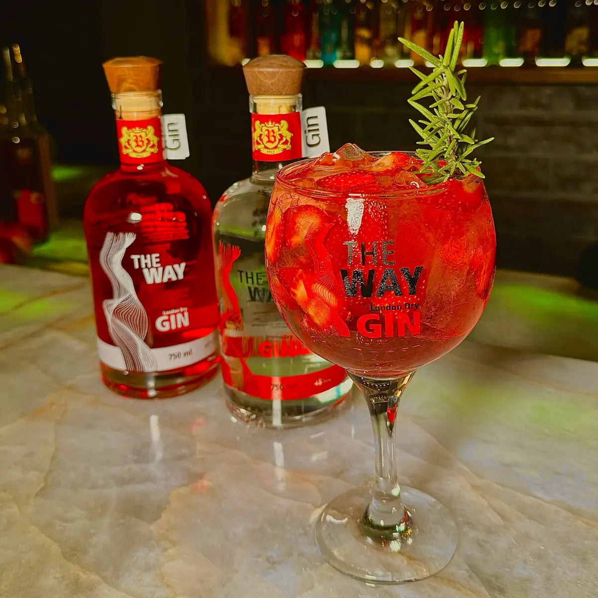 The Way Red Power, drink sofisticado com gin, frutas vermelhas e tônica