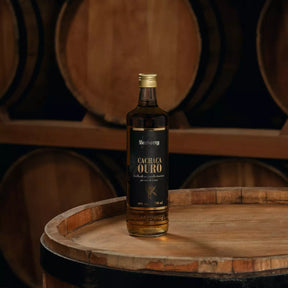 Cachaça Envelhecida em Carvalho Americano Série Ouro 700ml
